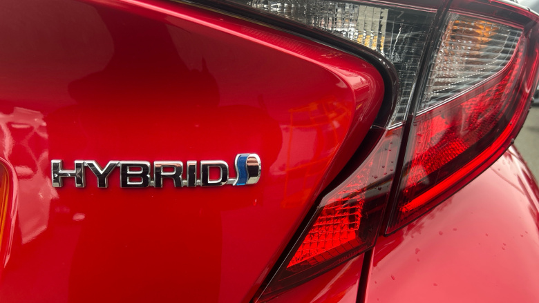 Toyota C-HR 1.8 Hybrid Design 5dr CVT Hybrid Hatchback